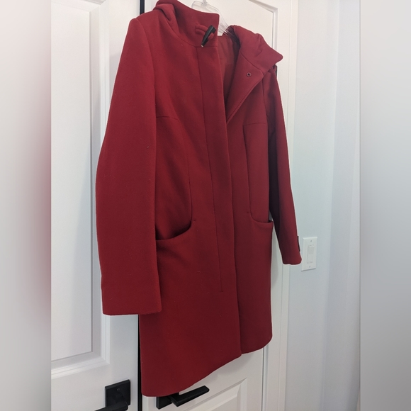 NWT Babaton (Aritzia) Ruby Red Italian Wool & Cashmere Coat - Size Medium - Picture 3 of 9